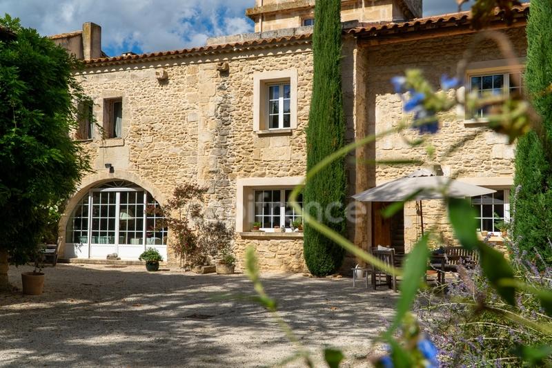 Maison - 560 m² - 15 pièces