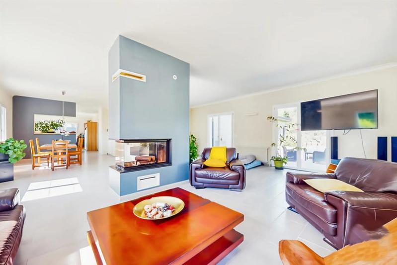 Maison - 321 m² - 9 pièces