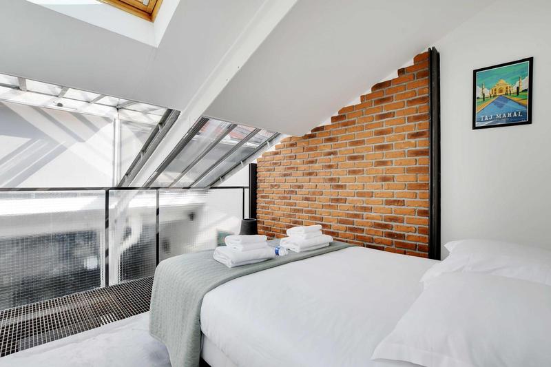 Loft - 106 m² - 4 pièces