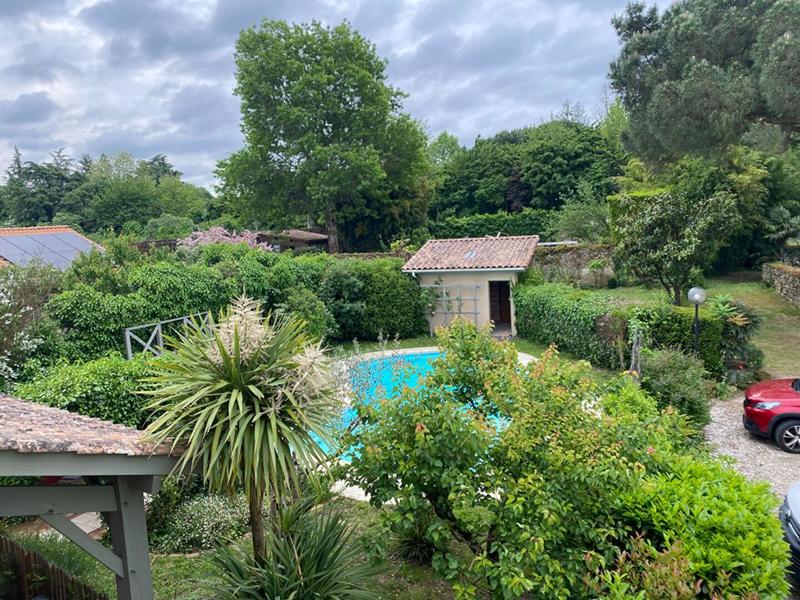 Maison - 700 m² - 15 pièces