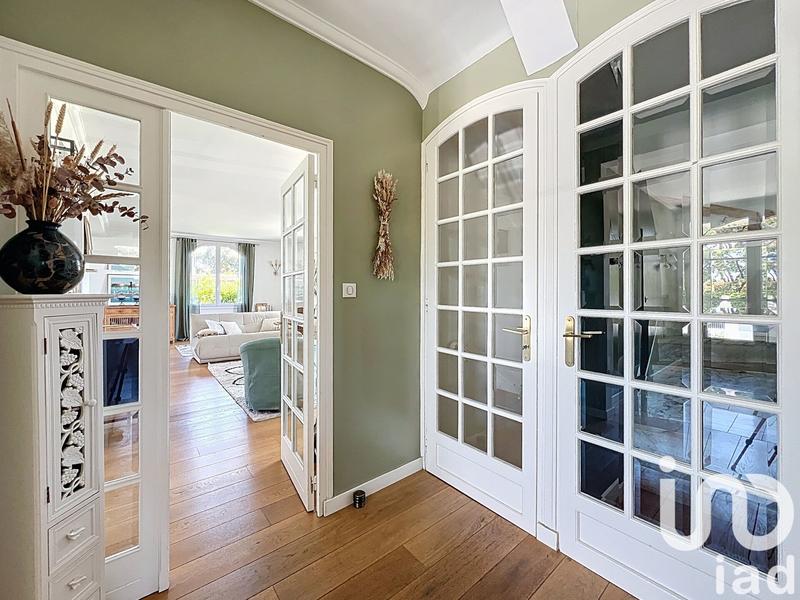 Maison - 250 m² - 10 pièces