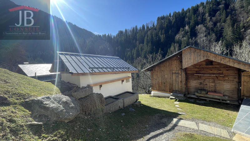 Maison - 319 m² - 5 pièces