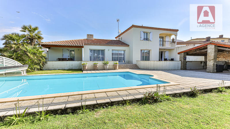 Maison - 180 m² - 7 pièces