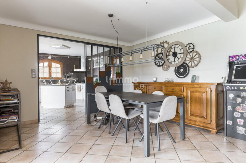 Villa - 200 m² - 6 pièces