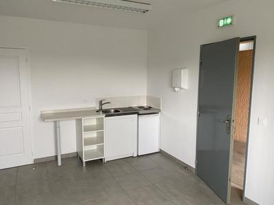 Local d'activité / Entrepôt - 391 m² - 3 pièces