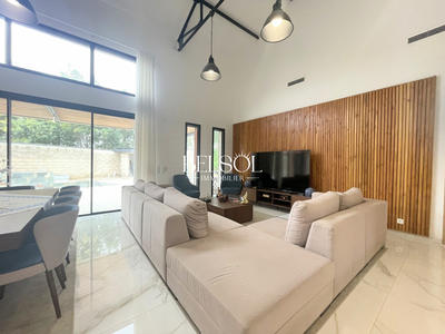 Villa - 216 m² - 7 pièces
