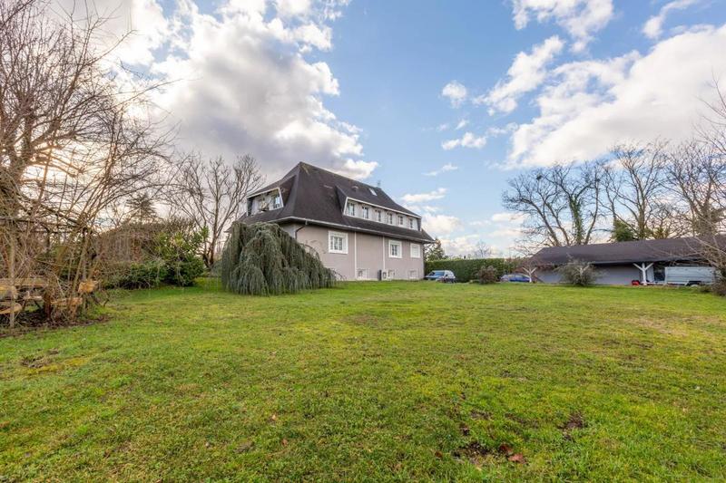 Propriété - 450 m² - 8 pièces