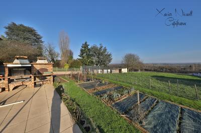 Terrain constructible - 2 500 m²