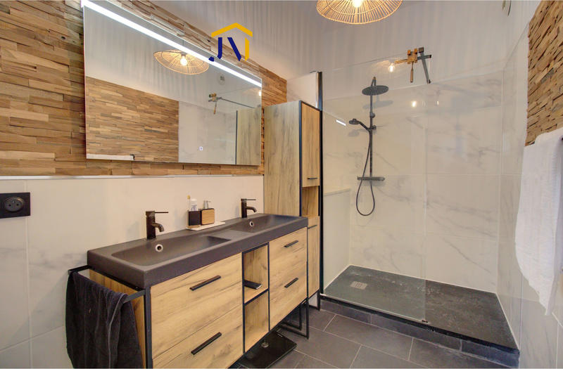 Appartement - 75 m² - 3 pièces