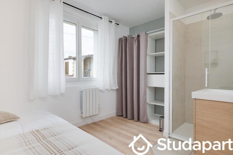 Chambre - 11 m² - 1 pièce
