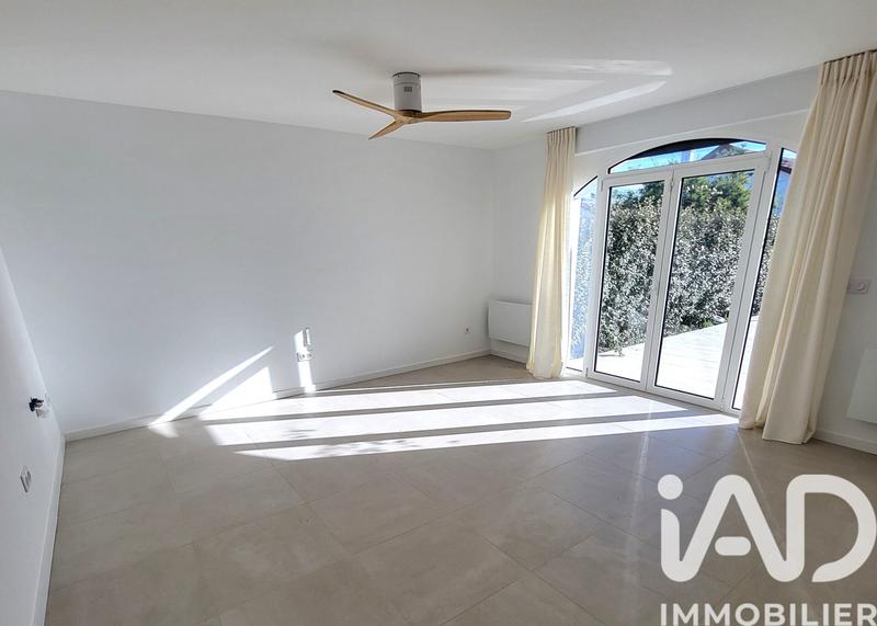 Maison - 200 m² - 7 pièces