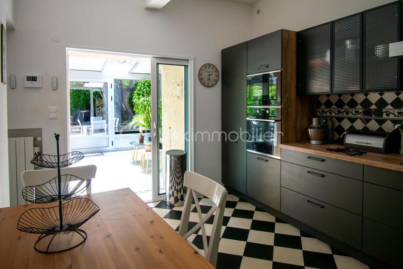 Demeure - 190 m² - 7 pièces