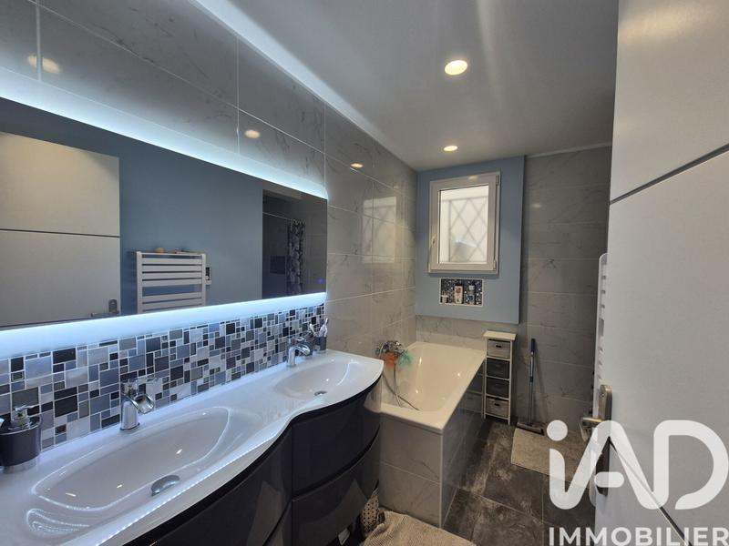 Maison - 104 m² - 5 pièces