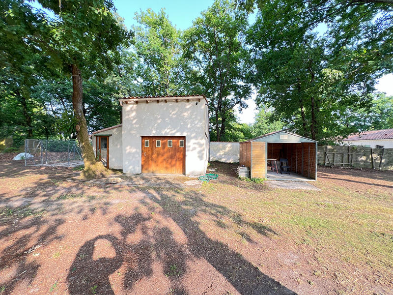 Maison - 228 m² - 7 pièces