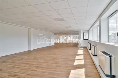 Bureau - 1 648 m²