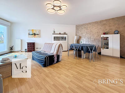 Appartement - 85 m² - 5 pièces