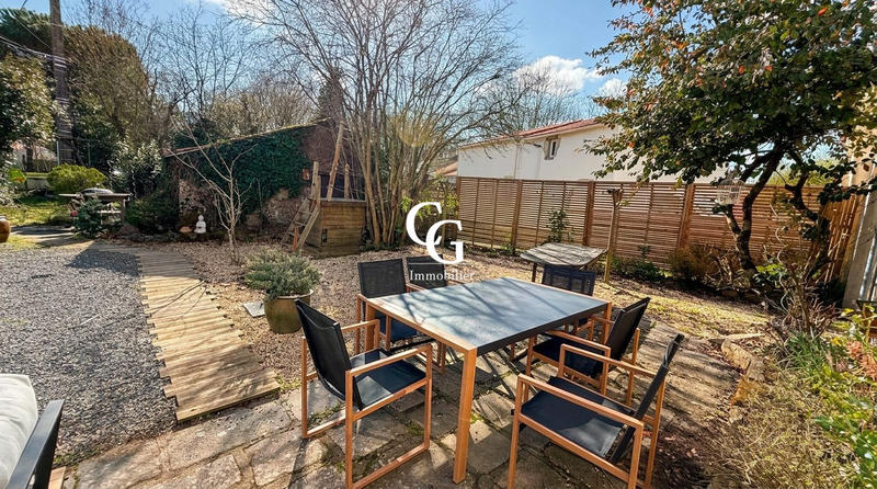 Maison - 159 m² - 6 pièces