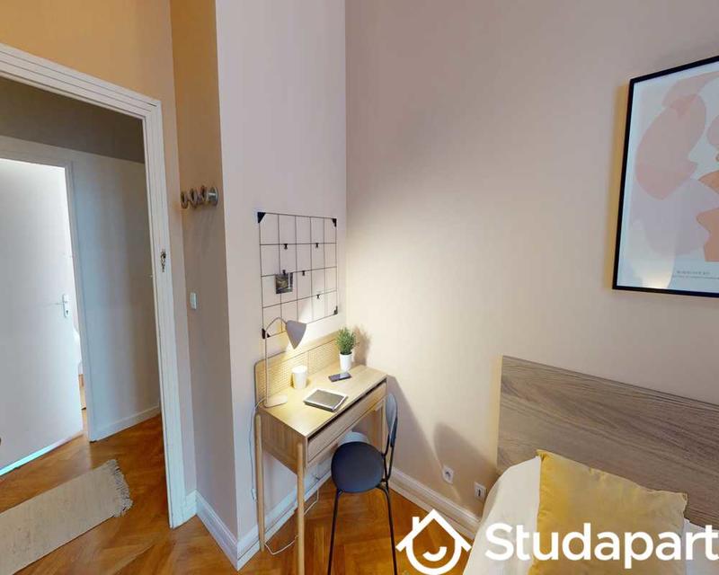 Chambre - 90 m² - 1 pièce