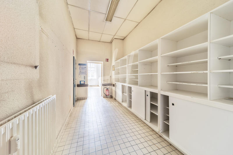 Local d'activités - 194 m² - 6 pièces