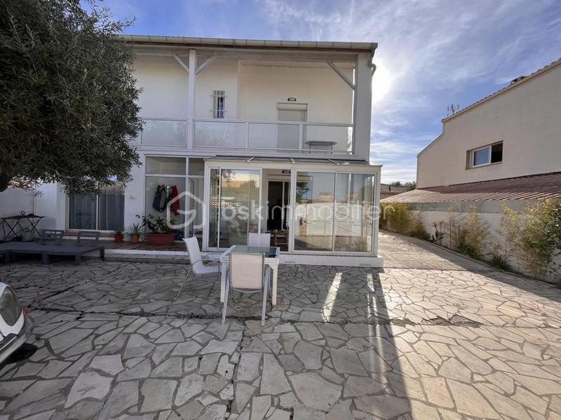 Maison traditionnelle - 140 m² - 7 pièces