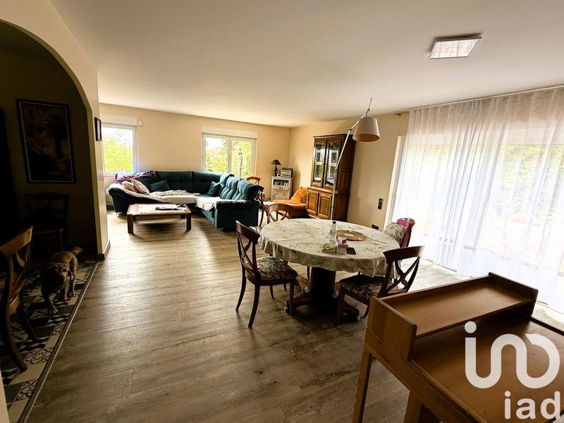 Maison - 237 m² - 8 pièces