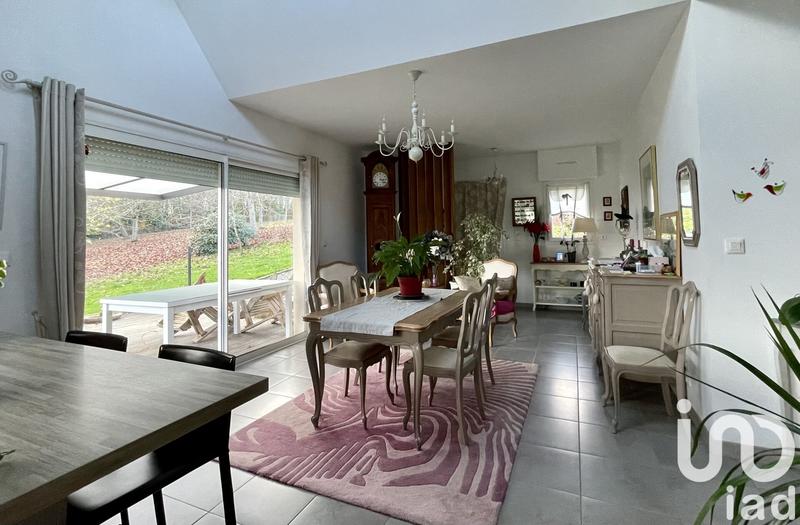 Maison - 140 m² - 5 pièces