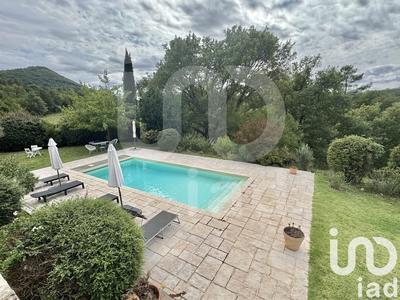 Maison - 160 m² - 5 pièces