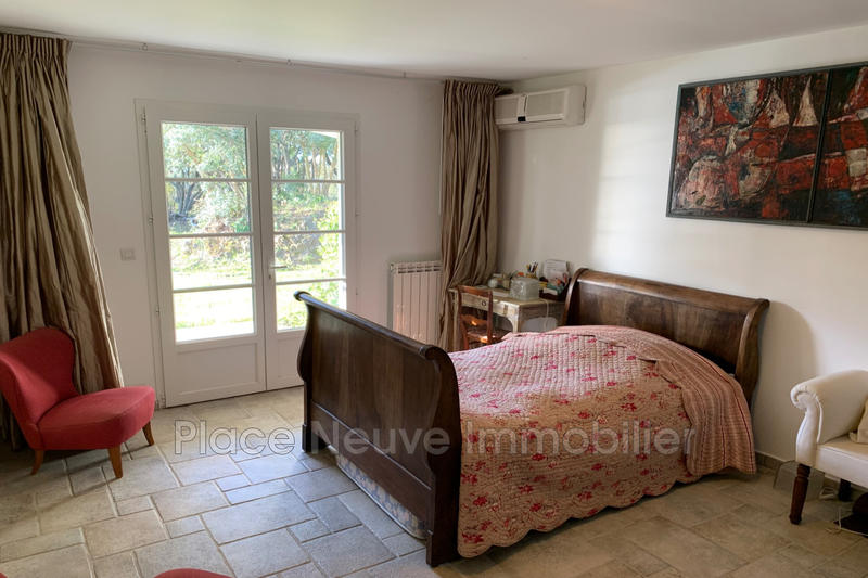 Maison - 220 m² - 5 pièces