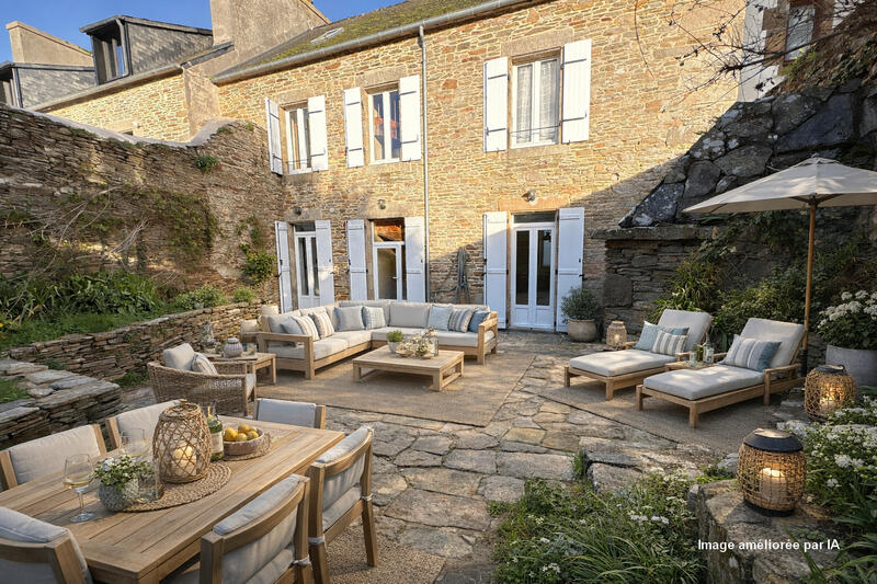 Maison - 180 m² - 8 pièces