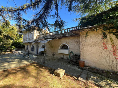 Maison - 240 m² - 9 pièces