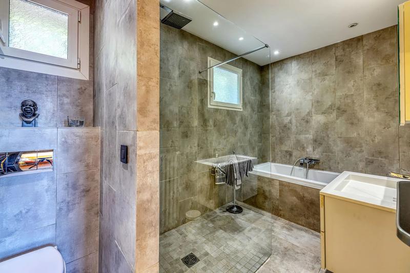 Maison - 195 m² - 6 pièces