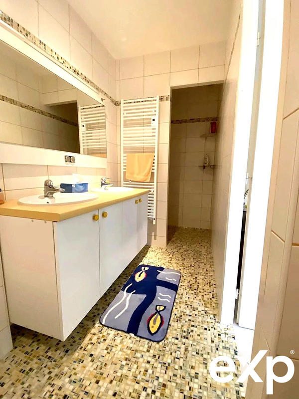 Villa - 240 m² - 6 pièces