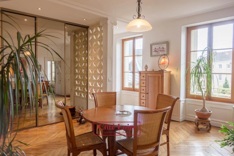 Appartement - 185 m² - 6 pièces