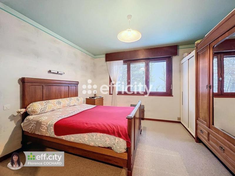 Maison - 220 m² - 7 pièces