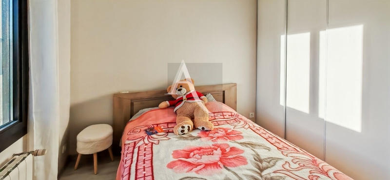 Maison - 184 m² - 7 pièces