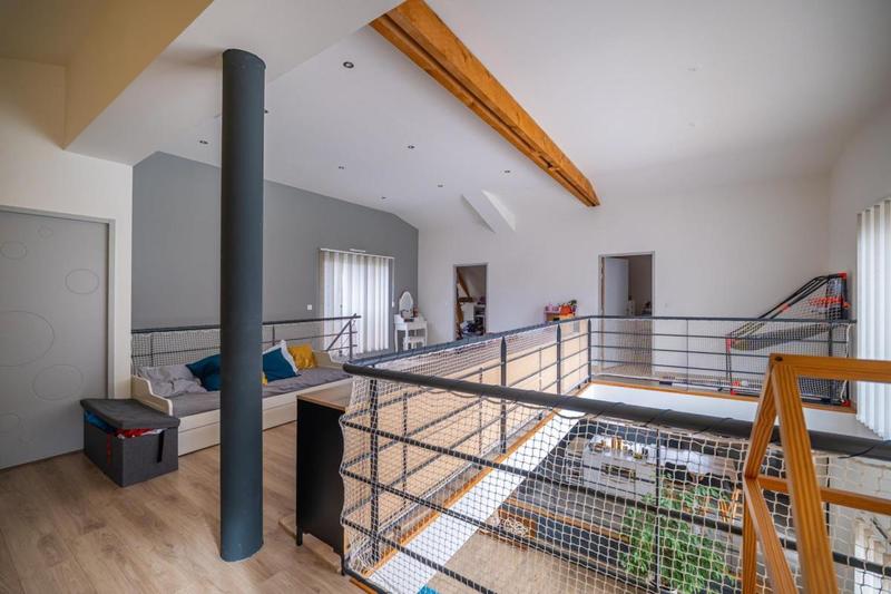 Maison - 206 m² - 7 pièces