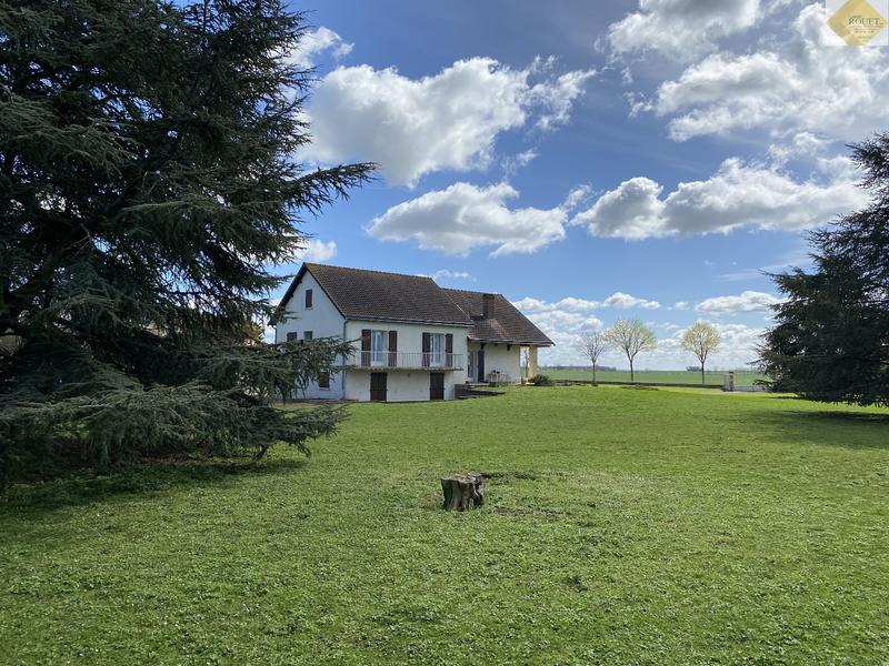 Maison - 259 m² - 8 pièces