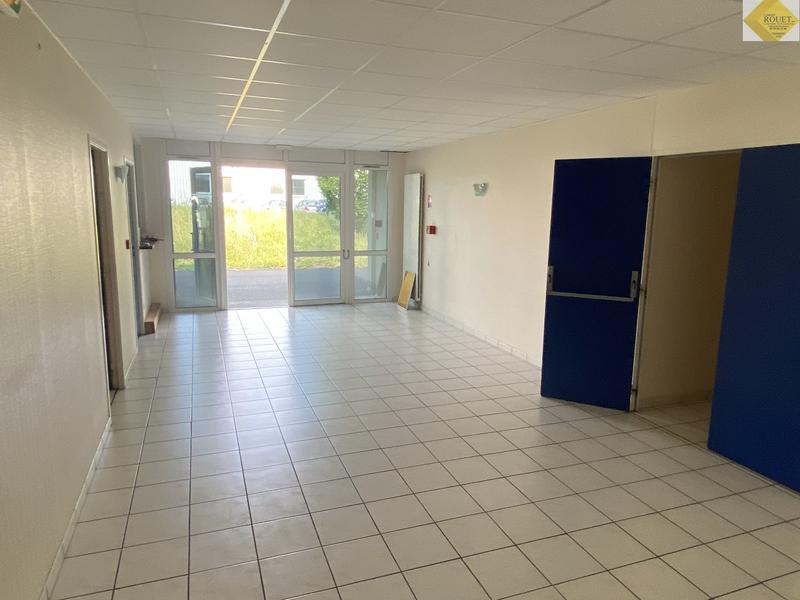 Local d'activités - 1 623 m² - 23 pièces
