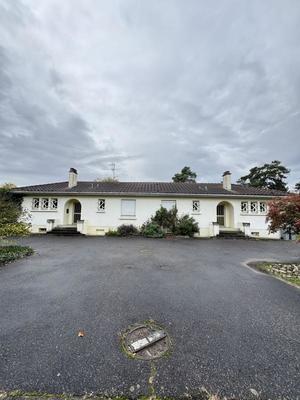 Maison traditionnelle - 146 m² - 6 pièces