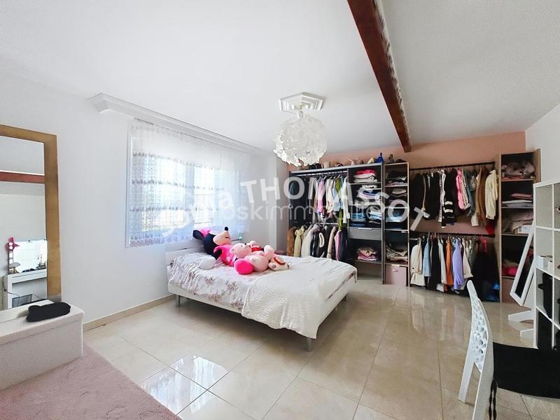 Maison - 260 m² - 7 pièces