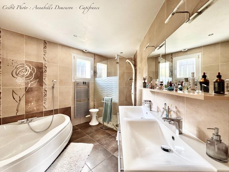 Maison - 196 m² - 6 pièces