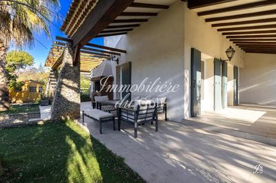 Maison - 215 m² - 5 pièces