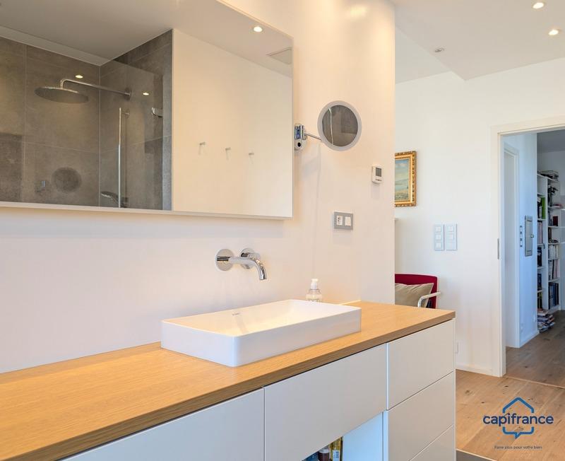 Maison - 220 m² - 9 pièces