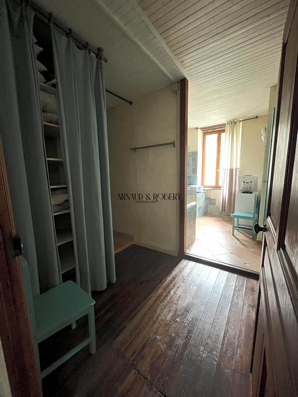 Maison - 250 m² - 11 pièces