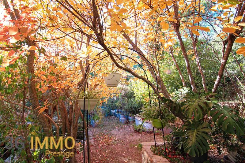 Villa - 267 m² - 10 pièces