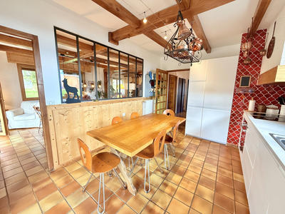 Châlet - 280 m² - 10 pièces