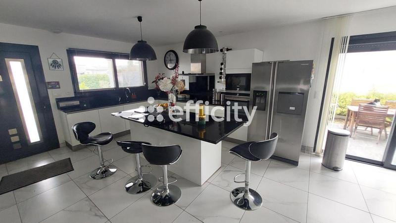 Maison - 176 m² - 7 pièces