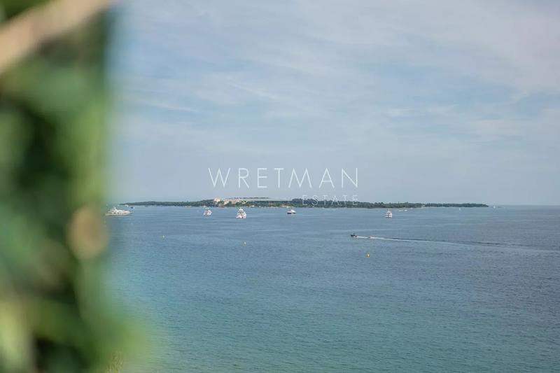 Appartement - 185 m² - 7 pièces