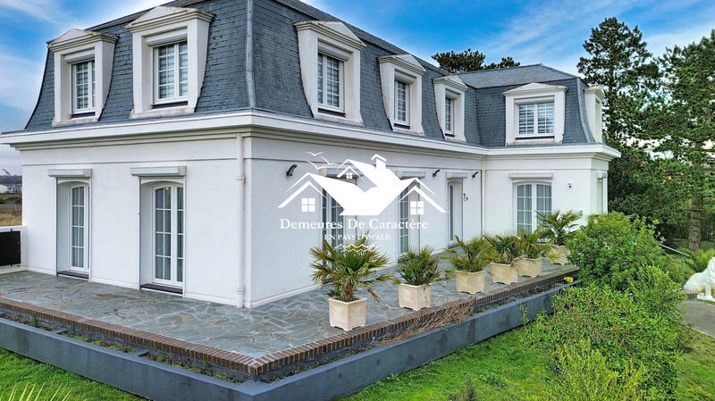 Maison - 230 m² - 9 pièces