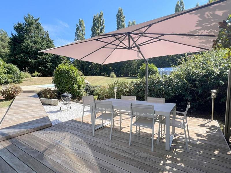 Maison - 230 m² - 9 pièces